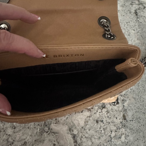 KURT GEIGER Brixton Diamond Quilted Leather Bag EUC. Includes dust bag
Authentic - Picture 4 of 7